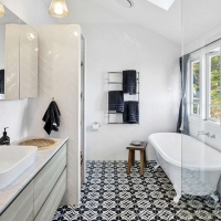 Fairlight house master bath